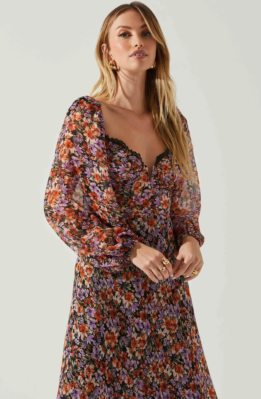 Sylvie – Midikleid mit Blumenmuster und Puffärmeln 
